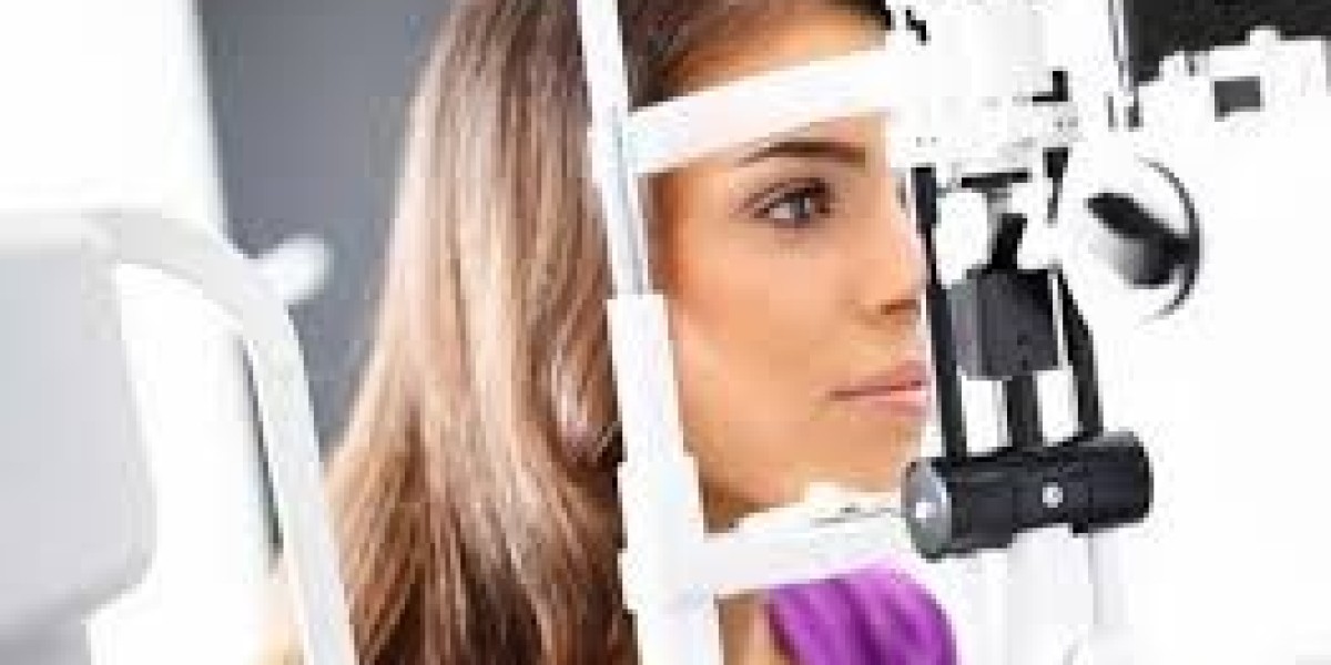 Ocular Migraine: Causes, Symptoms, and Treatment